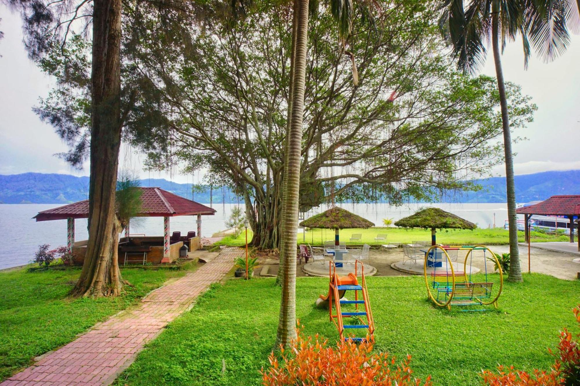 Hotel Pandu Lakeside Tuktuk Luaran gambar