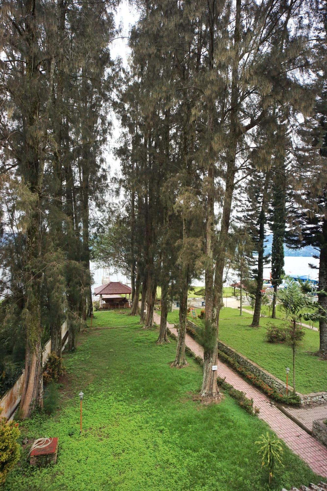 Hotel Pandu Lakeside Tuktuk Luaran gambar