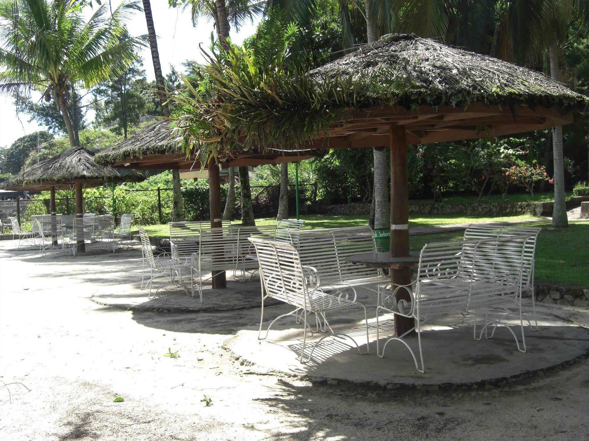 Hotel Pandu Lakeside Tuktuk Luaran gambar